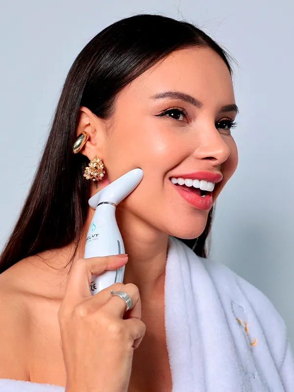 Glow Therapy Skin Tech